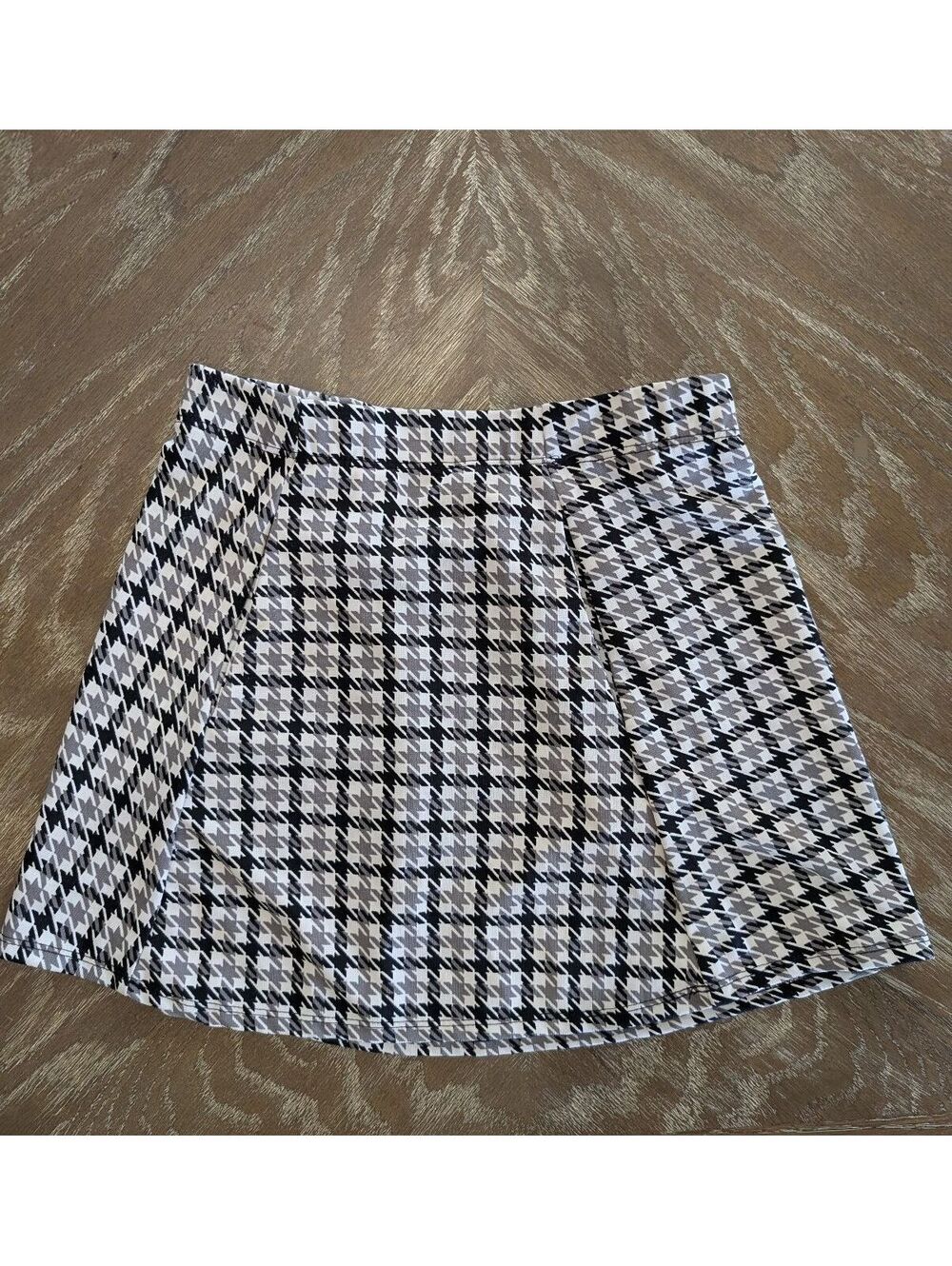 Plaid Houndstooth Mini Skirt with Pockets